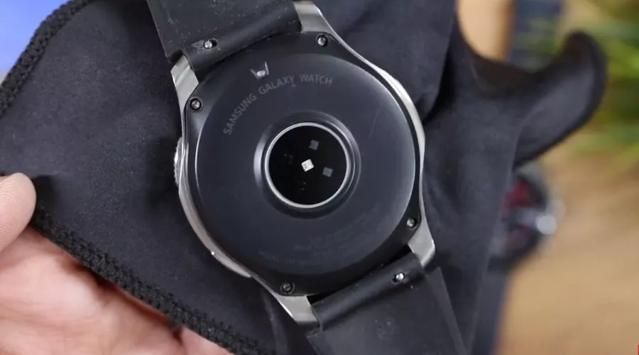 Back-Side-of-SAMSUNG-Galaxy-Watch